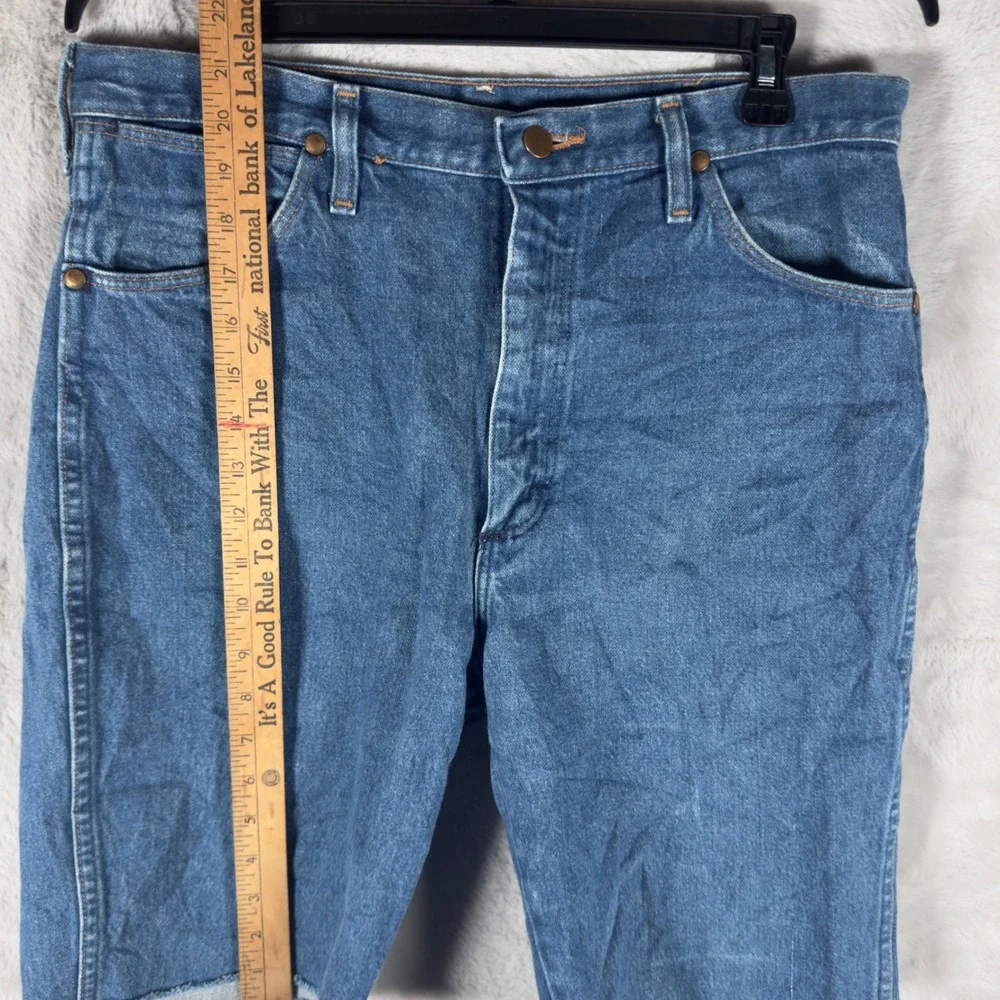 Vintage Wrangler Mens Cut Off Denim Shorts Blue Medium Wash Made in USA 34 Waist